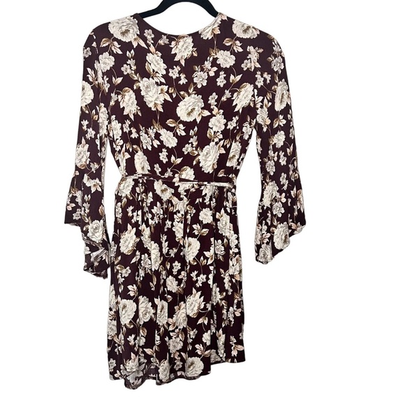 American Eagle Bohemian Wrap Blouse Red Floral Bell Sleeve Women’s Size S - Picture 3 of 10